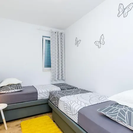 Moon River - Two-bedroom With Terrace