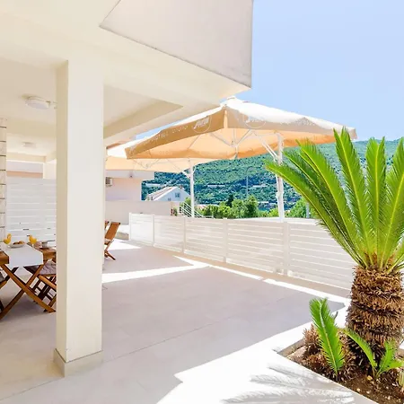 Moon River - Two-bedroom With Terrace