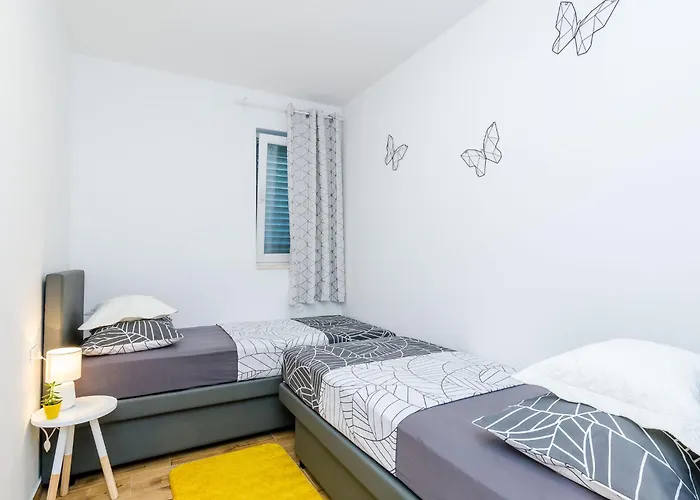 Moon River - Two-bedroom With Terrace