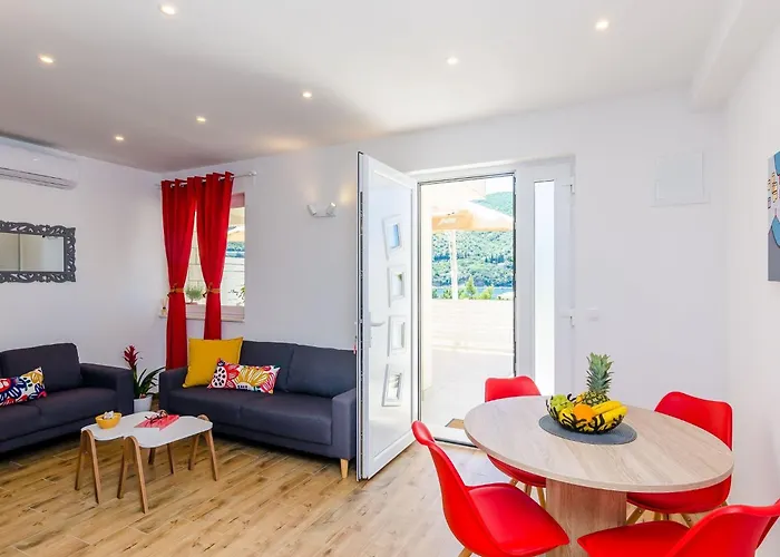 Moon River - Two-bedroom With Terrace *