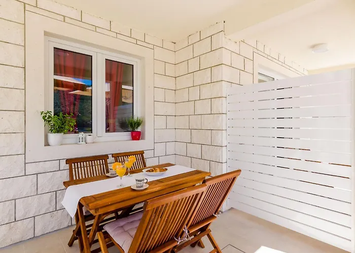 아파트 Moon River - Two-bedroom With Terrace