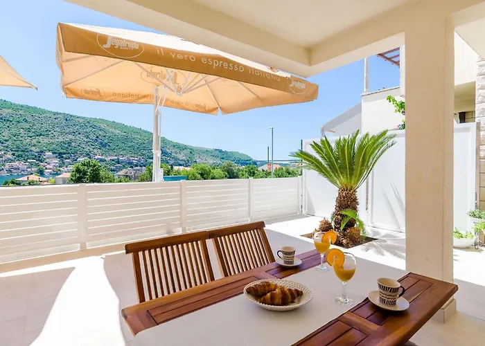 Moon River - Two-bedroom With Terrace