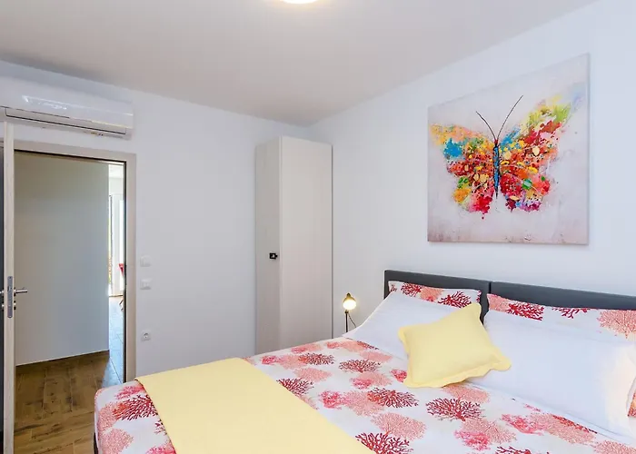 Moon River - Two-bedroom With Terrace Mokošica