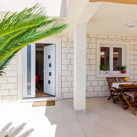 Moon River - Two-bedroom With Terrace