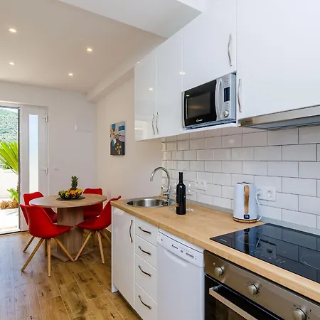 Moon River - Two-bedroom With Terrace Apartment