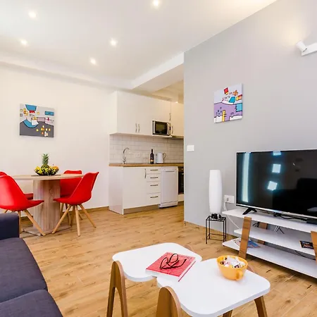 Moon River - Two-bedroom With Terrace Apartment