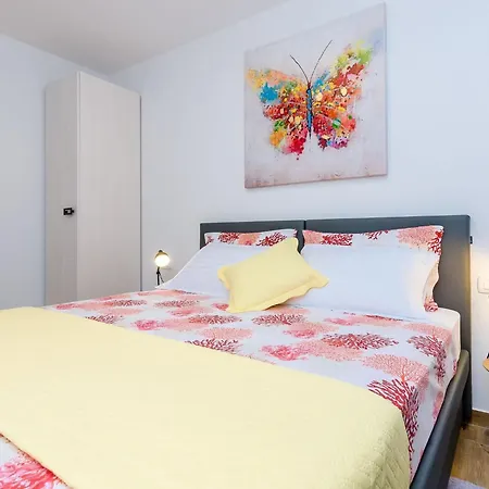 شقة Moon River - Two-bedroom With Terrace *