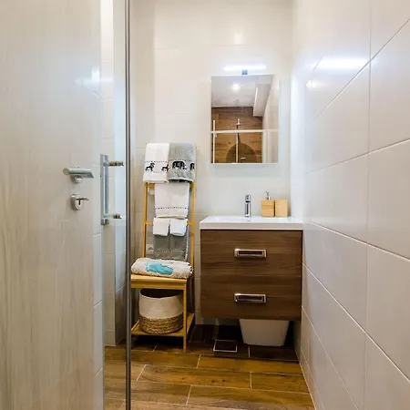 Moon River - Two-bedroom With Terrace شقة